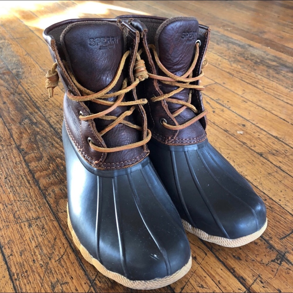 Size 8 Sperry Duck Boots